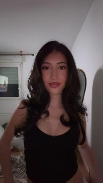 @Izabela🇦🇱