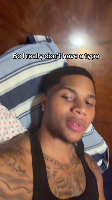 @_deewho