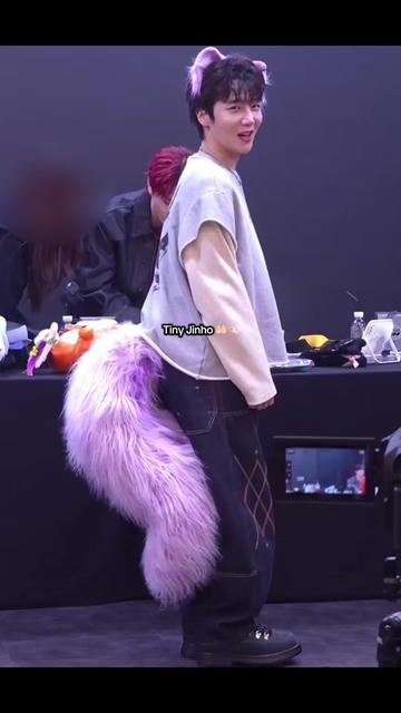 @Los cachetitos de Jinho🍑🐿️