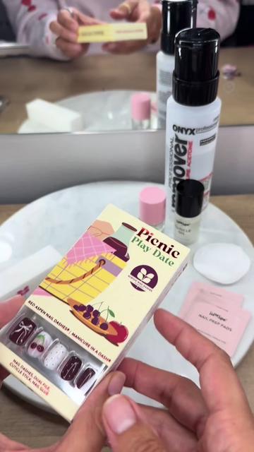 @Karli-your press on nail tech