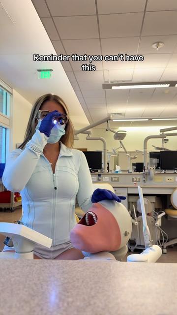 @emily | dental student