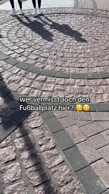 @⃟