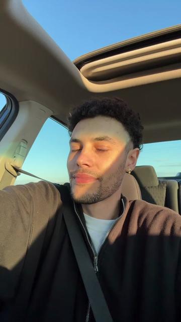 @Chrisbucketz