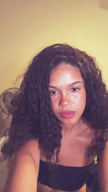 @🧔🏾&zwj;♀️