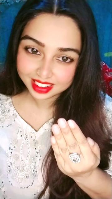 @Neha Live