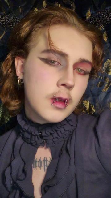 @⋆♱✮♱⋆𝑨𝑫𝑶𝑵𝑰𝑺⋆♱✮♱⋆