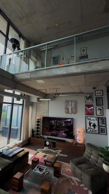 @homewithcolin
