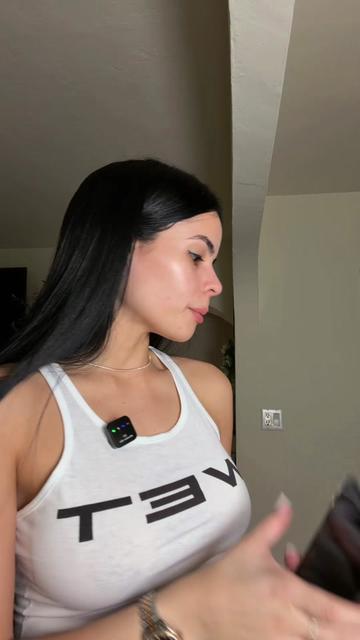 @Adrianna🦋