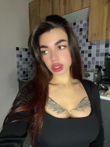 @Alina🦋✨