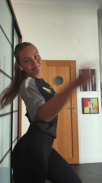 @OLIVIA JONSSON