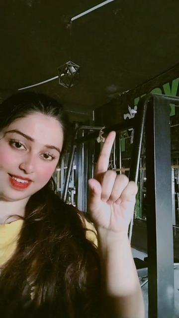 @Neha Live