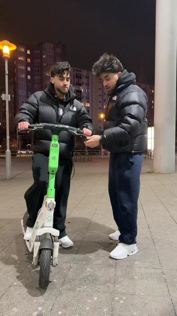 @GlowTwins