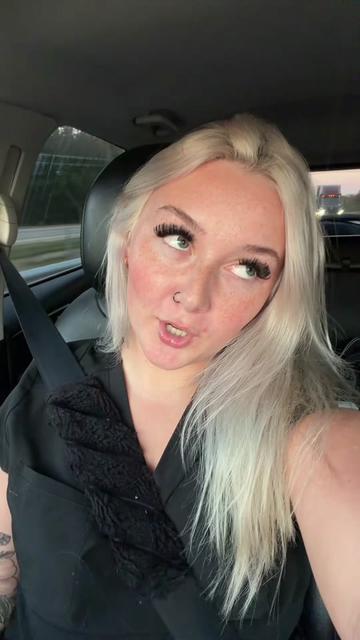 @whatthehellie02