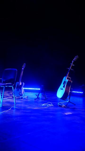 @Finbar Hoban Presents