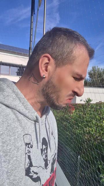 @Io sono ancora quà😎