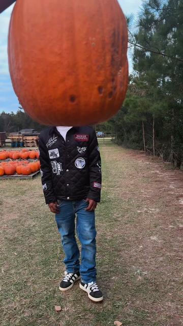 @Shania