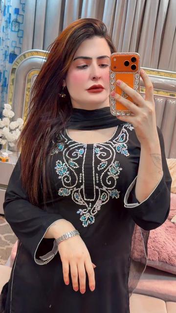 @Riya Khan34
