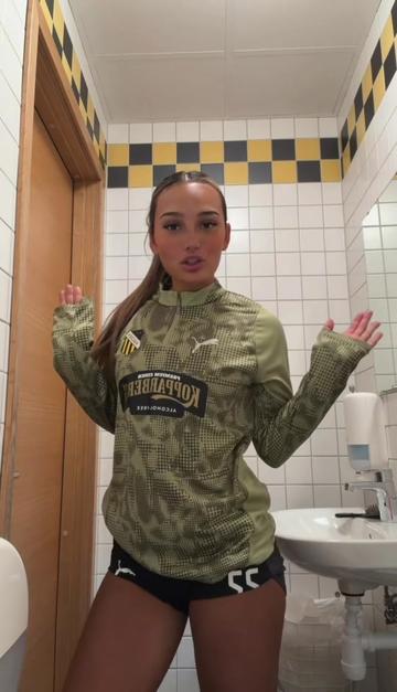 @OLIVIA JONSSON