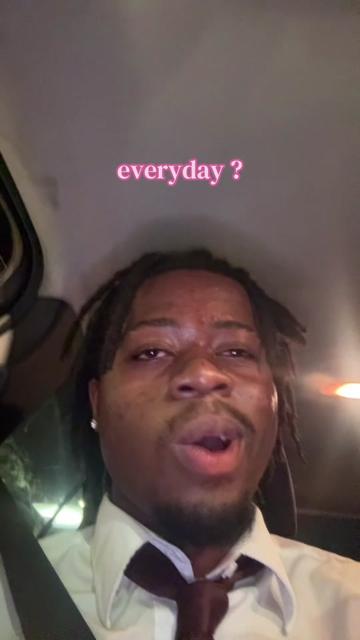 @moyoezzy