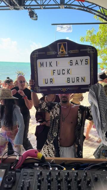 @Miki Beach