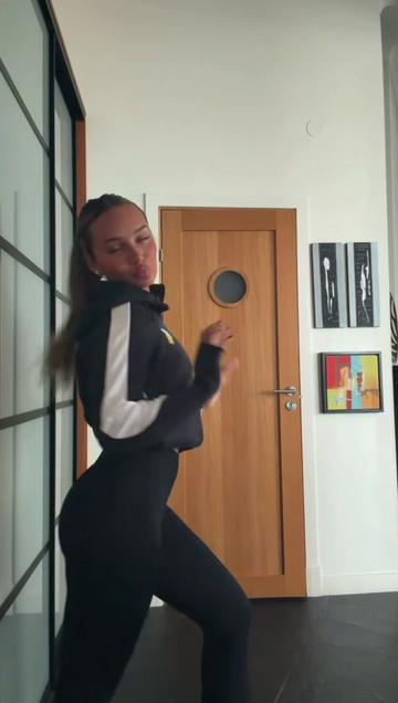 @OLIVIA JONSSON