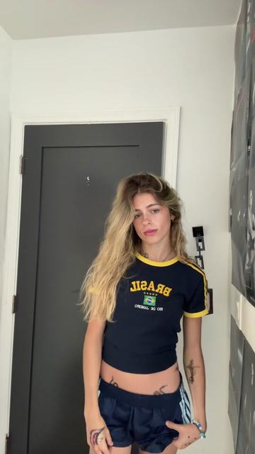 @Bella