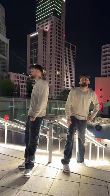 @GlowTwins