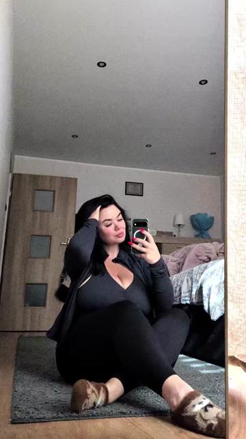 @Lady_In_Dreams🖤