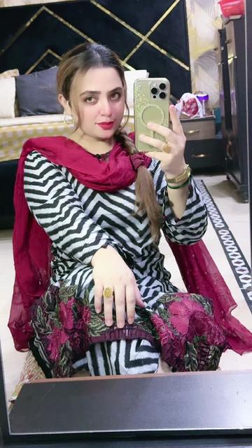 @SaMeErA_💫👑