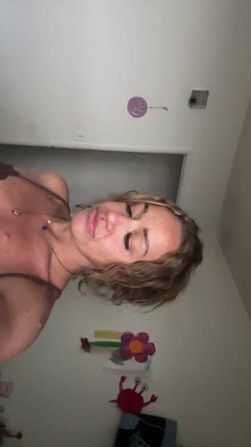 @Lavenderhazzeyy