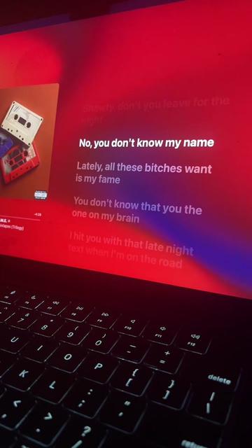 @[🎧]