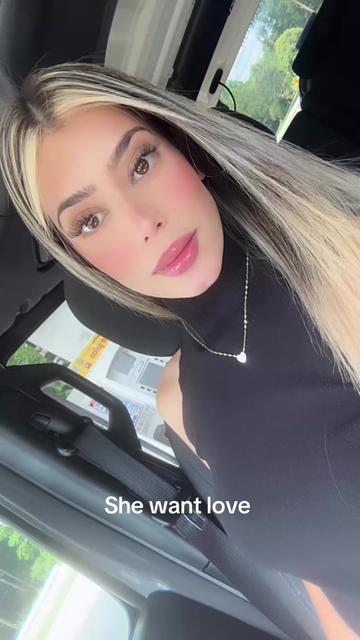 @María