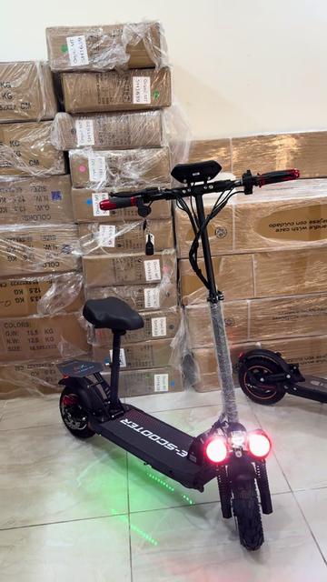 @E-scooters.Lb