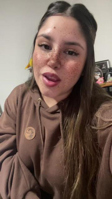 @Valentina&bull;