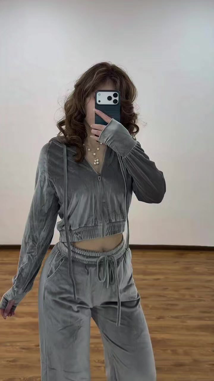 @Emilia_211