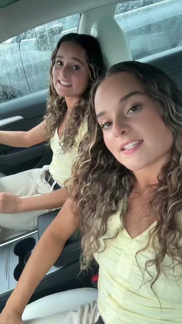 @Ma&iuml;ka & Jasmine