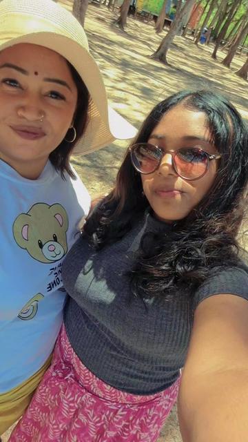 @Brinda_😗