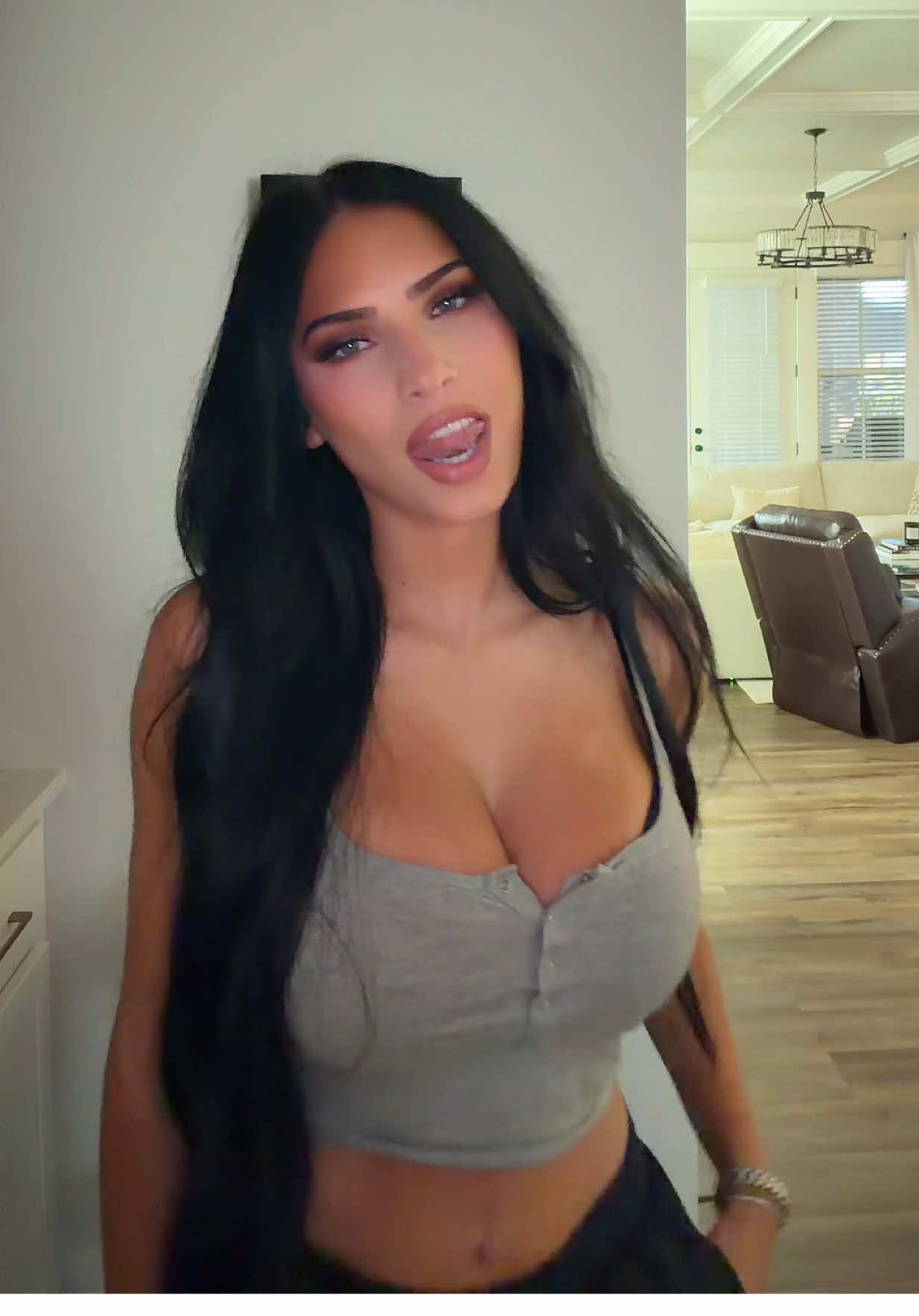 @Elle B