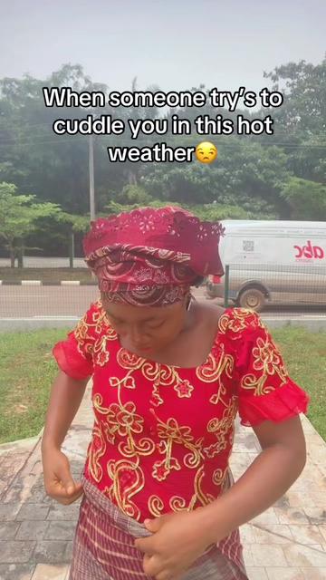 @PRETTY DE CONTENT CREATOR