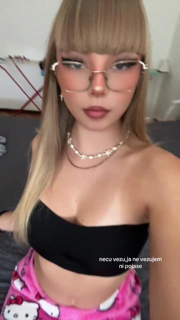 @comi