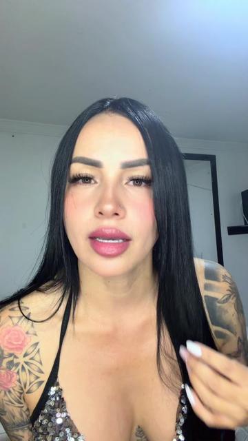 @Alexandra Santafe 👑te sigue