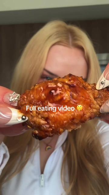 @eating with holly ⊹ ࣪ ˖ 🍜