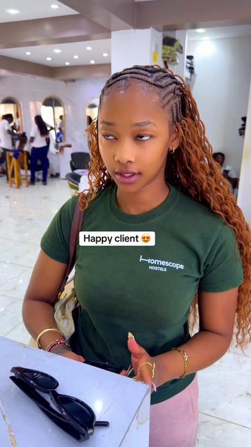 @GEECURLY SALON