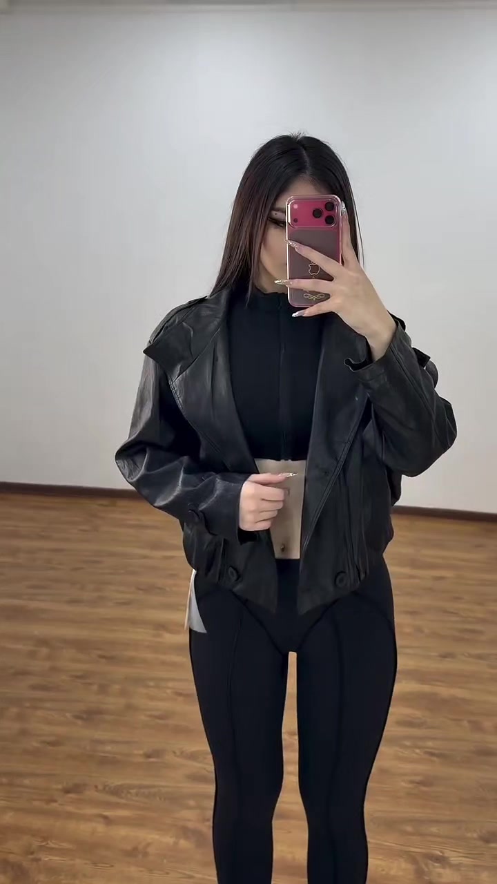 @Emilia_211