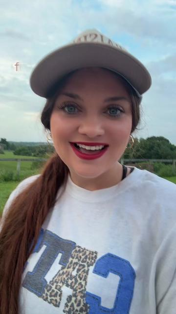 @Deanna 🧺👩🏻🌾 •Farmstander•