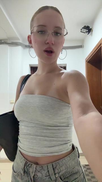 @𝒜.𝒱.