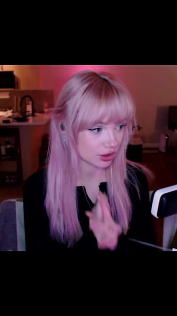 @peachzie