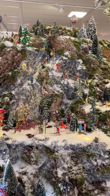 @Mike’s Christmas Village ✨