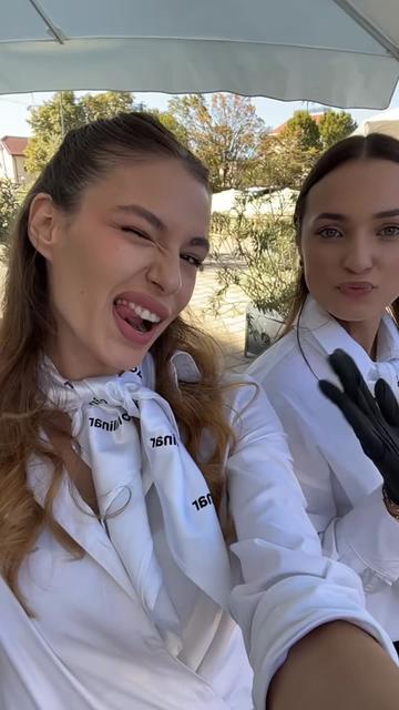 @Ela