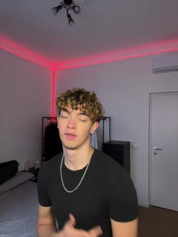@𝓨 𝓛 𝓘 𝓐 𝓝💎